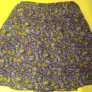 Brand: Material Girl Size:M  Color:floral design